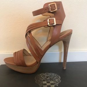 Vince Camuto heels GORGEOUS